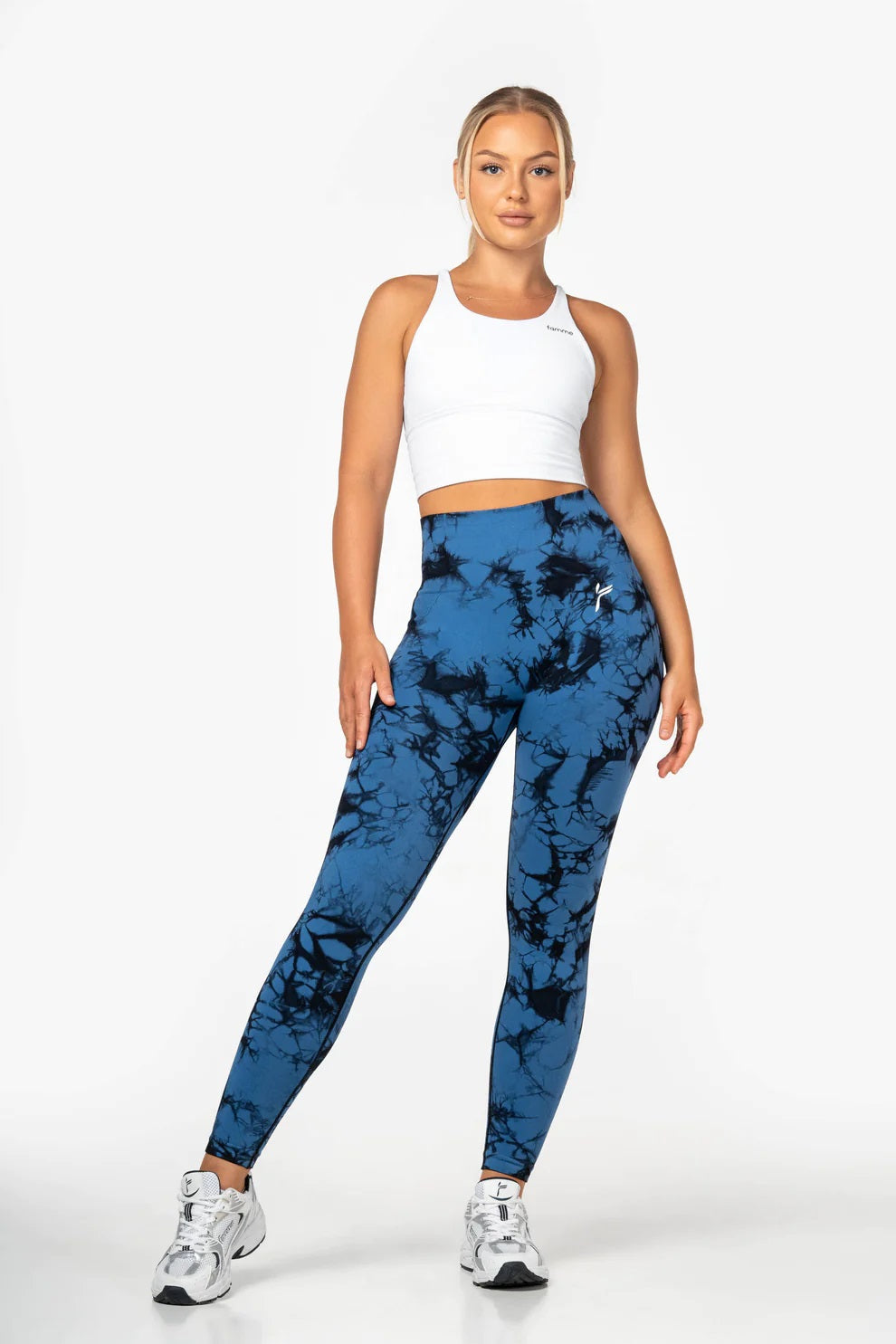 Tie Dye Scrunch Leggings - Blue - for kvinde - FAMME - Tights