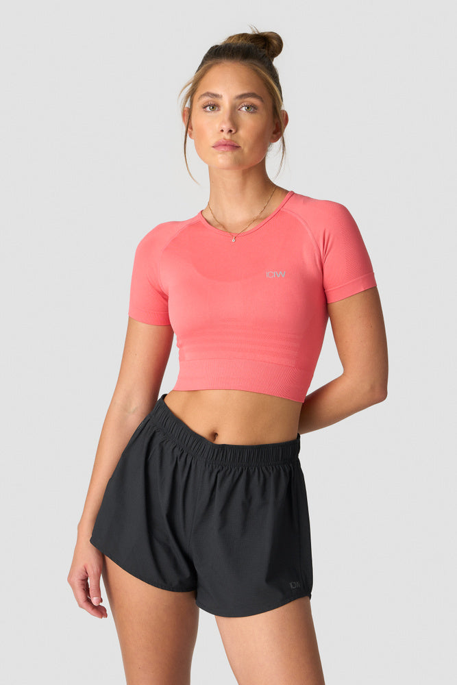 define seamless cropped t-shirt coral