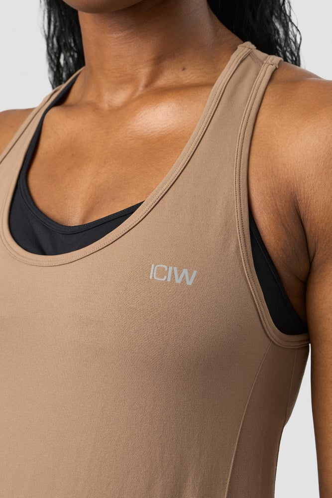 everyday seamless tank top desert sand