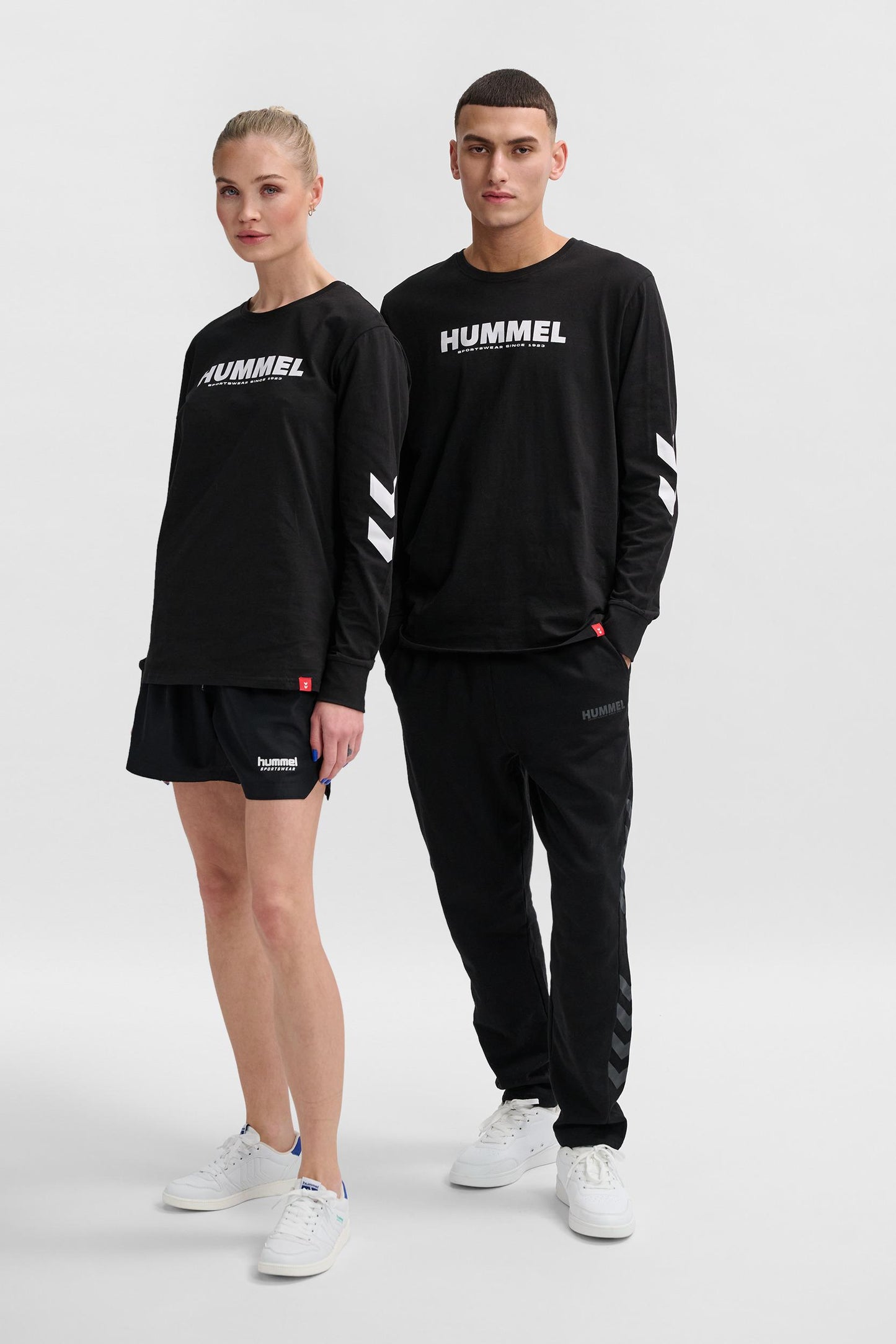 HUMMEL - Hmllegacy Sweatshirt - Black