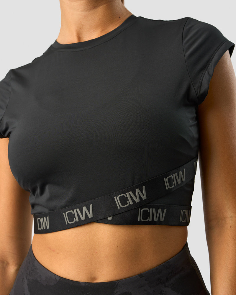 ultimate training cropped t-shirt black